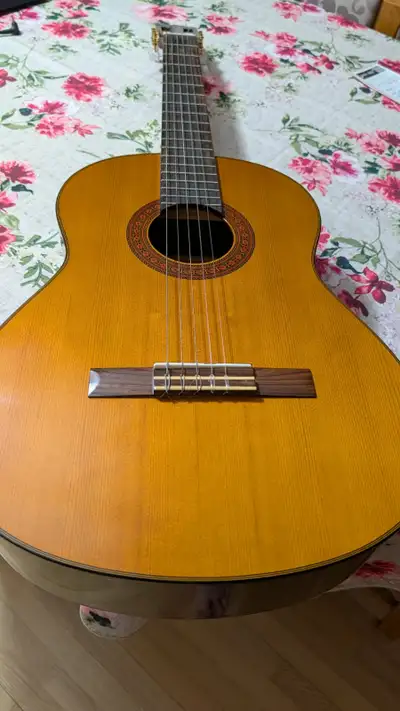 Guitare a vendre Yamaha C-70 comme neuve, View more