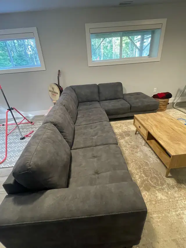Large L-shape sectional in Couches & Futons in Bedford - Image 3