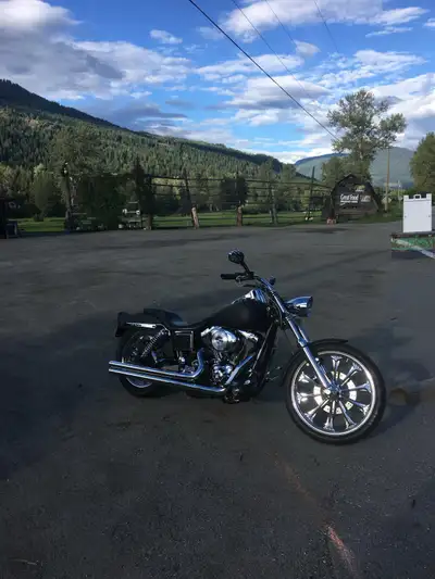 106 big bore kit, Barnett clutch, lowered and slightly raked. Many more custom parts. Runs strong, c...
