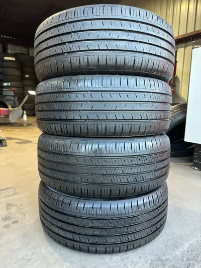Kumho Solus TA31 215/50R17 All Season Tires are in excellent condition. They are almost brand new ti...
