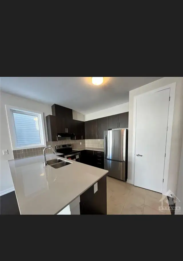 3 bedroom townhouse with basement in Room Rentals & Roommates in Ottawa - Image 8