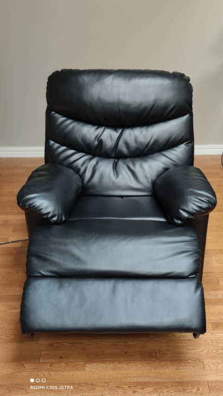 electronic recliners in Chairs & Recliners in St. John's - Image 2