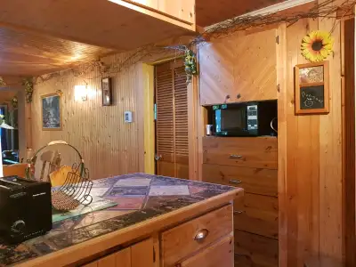 Spécial Maison de 2 chambres et 1 salle de bain LA PAIX près du lac Gros spécial de dernière minute...