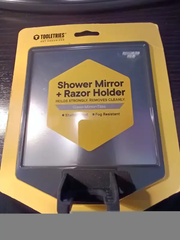 Mirror and Shave Station - Silicone Toiletry Organi in Bathwares in Markham / York Region - Image 3