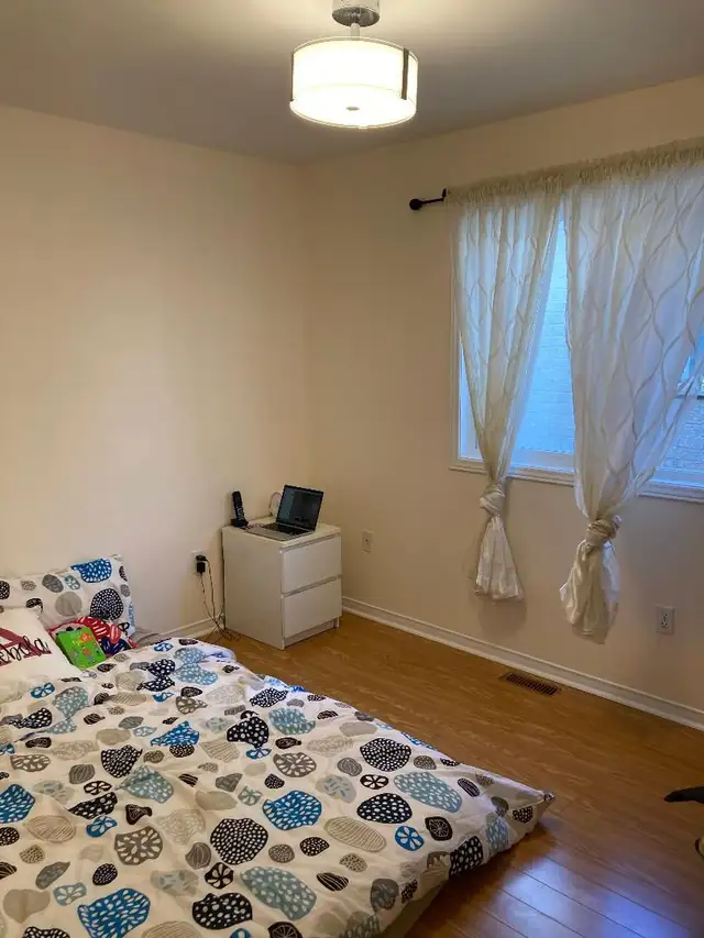 Furnished 1-Bedroom in a 4-Bedroom House in Vaughan $1200/mth in Long Term Rentals in City of Toronto - Image 2