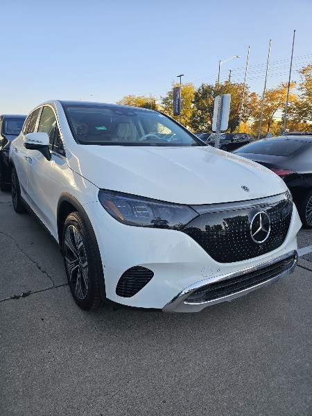 $5,000 CASH INCENTIVES Lease transfer 2024 Mercedes EQE350 SUV in Cars & Trucks in Oakville / Halton Region