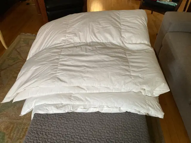 Extra Warm IKEA Fjallarnika Full-Queen Duvet in Bedding in Ottawa - Image 2