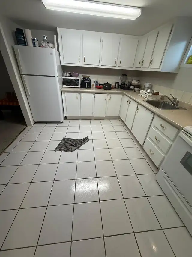 room for rent in Room Rentals & Roommates in City of Toronto - Image 7