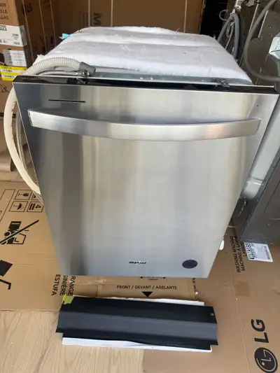 24" Dishwasher in good working condition. Quiet dishwasher with boost cycle and extented soak cycle....