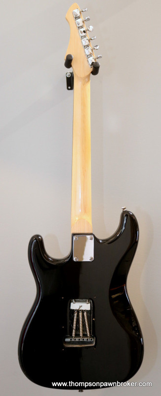 BARRACUDA ELECTRIC GUITAR (BACK/SPRING PLATE MISSING) in Guitars in Hamilton - Image 3