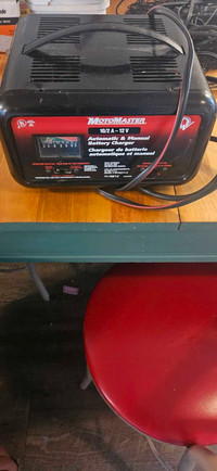 Motomaster battery charger 