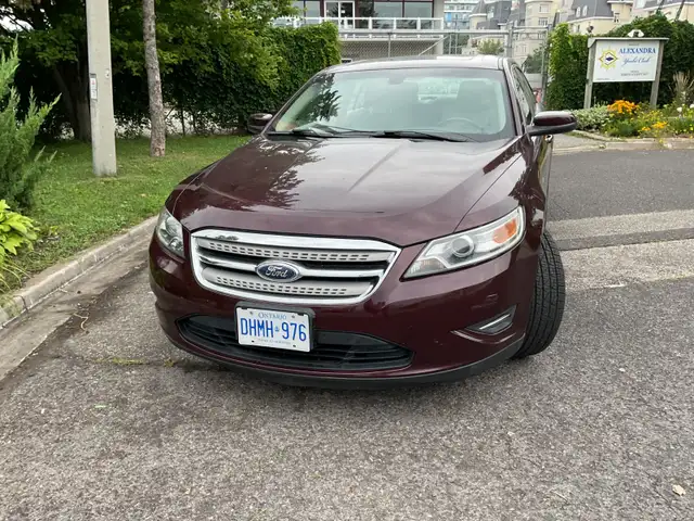 2011. Ford. Taurus.   Certified