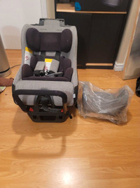 Clek Foonf car seat with baby adapter 