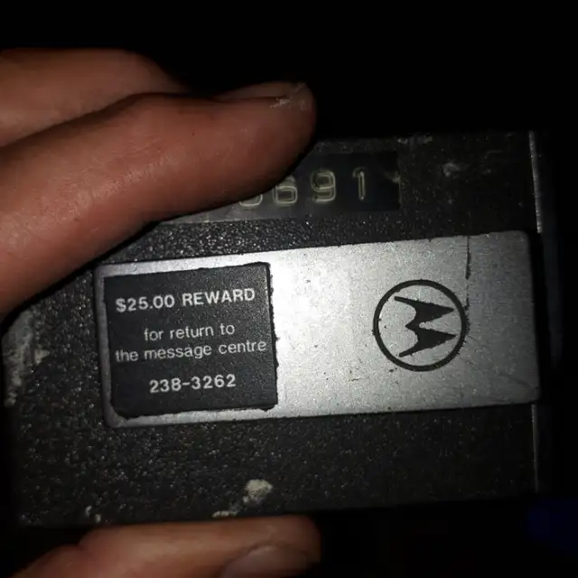 Vintage motorola pager (voice) in Other in Ottawa - Image 7