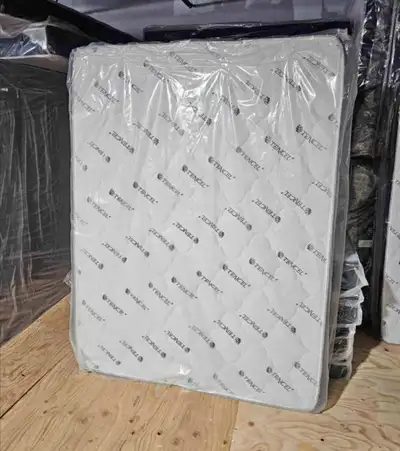 Lit Queen et matelas à vendre !!, View more