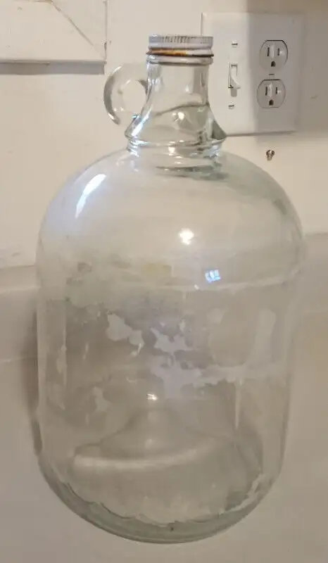 Vintage Rare Heinz Canada Vinegar Jug  Glass Gallon in Arts & Collectibles in Oshawa / Durham Region - Image 2