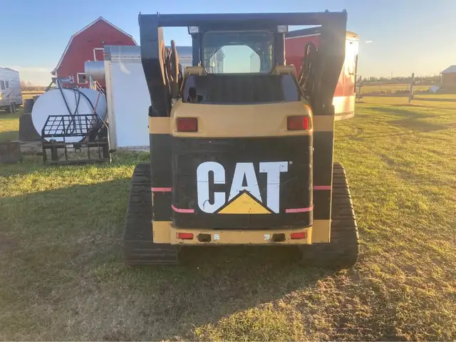 caterpillar skid Steere with a bucket and diesel....2010 | Farming ...