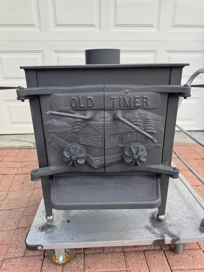 Wood stove / Poêle à bois, View more