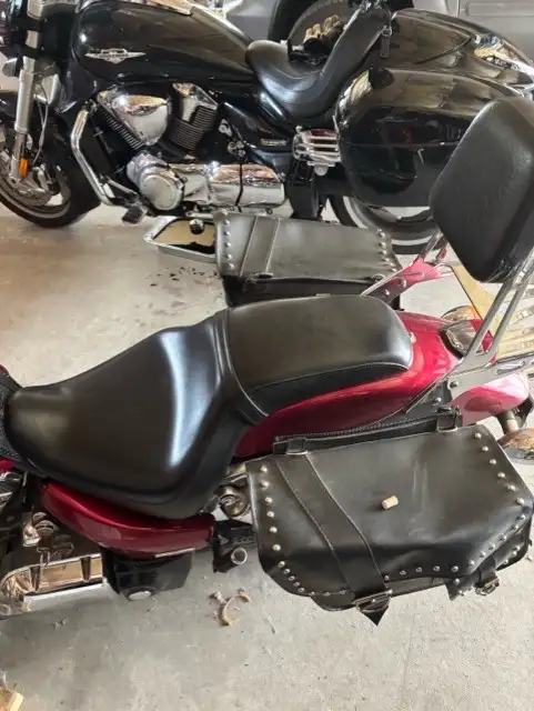 Red 2004 Honda VTX1300cc Motorcycle $4500.00 in Street, Cruisers & Choppers in Calgary - Image 4