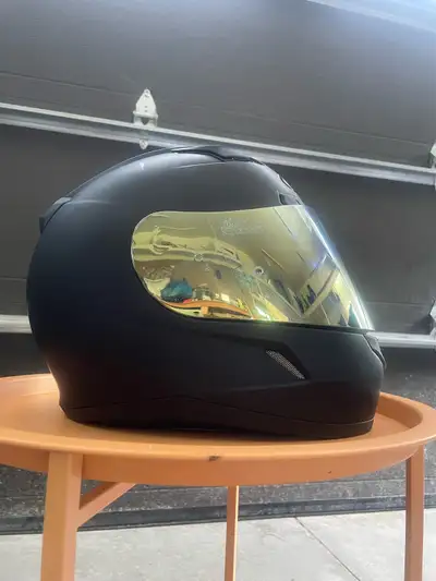 Matte black HJC helmet size S, great condition, no accidents, never dropped, cleaned after each use....
