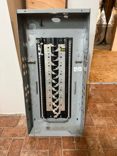 Siemens 100AMP 32 Circuit Breaker Panel, View more
