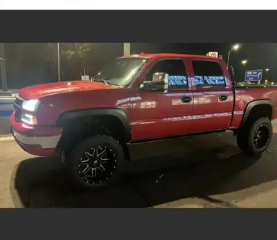 Chevrolet Silverado z71 Automatic transmission 4x4 Custom system installed Lifted 9' Fuel Rims tires...
