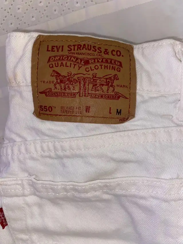White Levi's 550 Jeans in Women's - Bottoms in Hamilton - Image 6