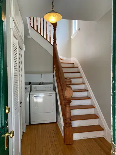 Bright 2-bedroom Apartment in Old West End
