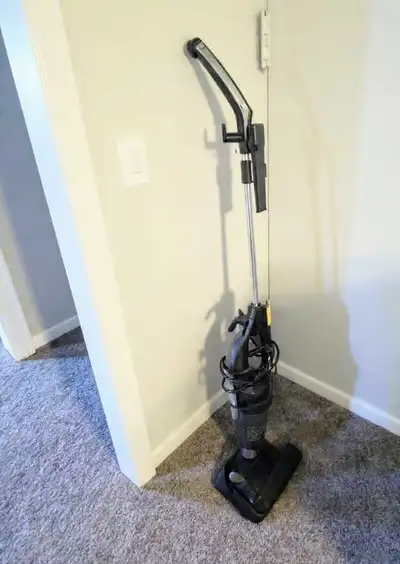 Hi there! Located in the East end area of belleville. For pick up only. This was kept in good condit...