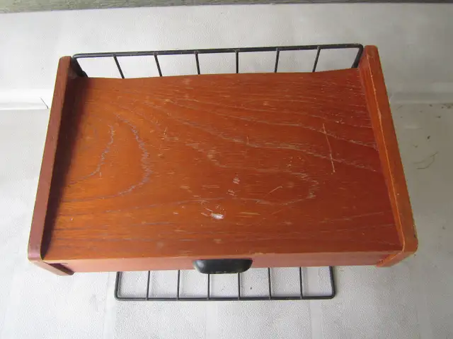 Hanging Drawer/Shelf in Free Stuff in Muskoka - Image 2