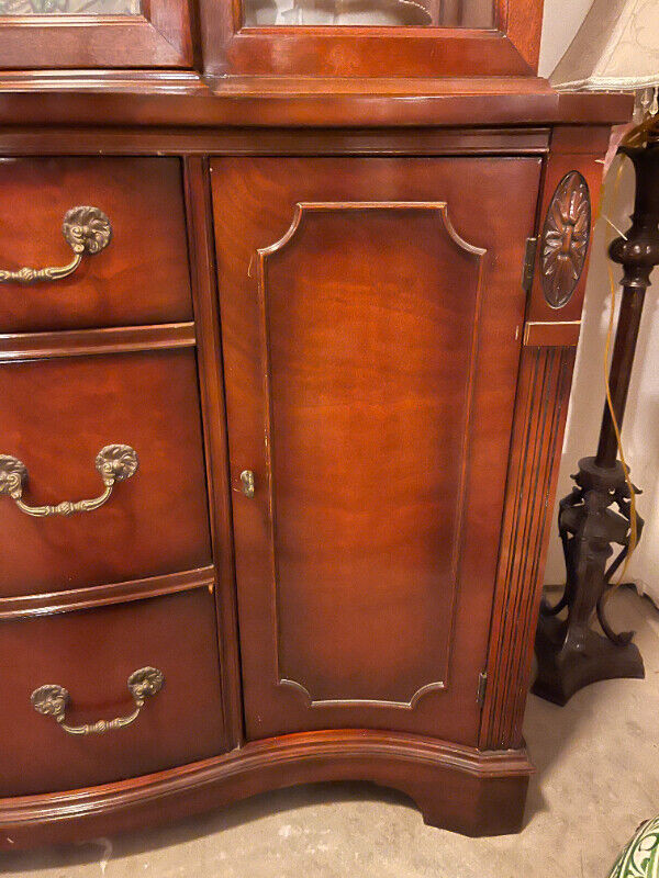 VINTAGE MAHOGANY CHINA CABINET/HUTCH in Hutches & Display Cabinets in Ottawa - Image 3