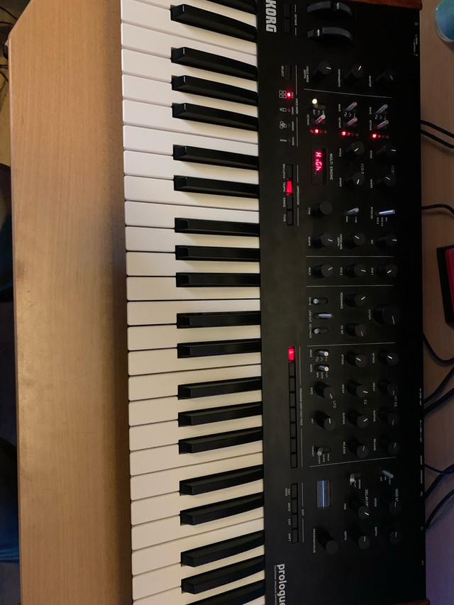 Korg Prologue 8 in Pianos & Keyboards in St. Albert - Image 2