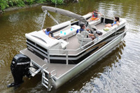 PRINCECRAFT Vectra Pontoon Boat.......WANTED