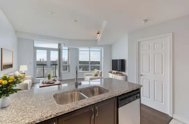 CONDO RENTAL- 1 Bed Den- ROYAL YORK RD. Etobicoke-EXCLUSIVE