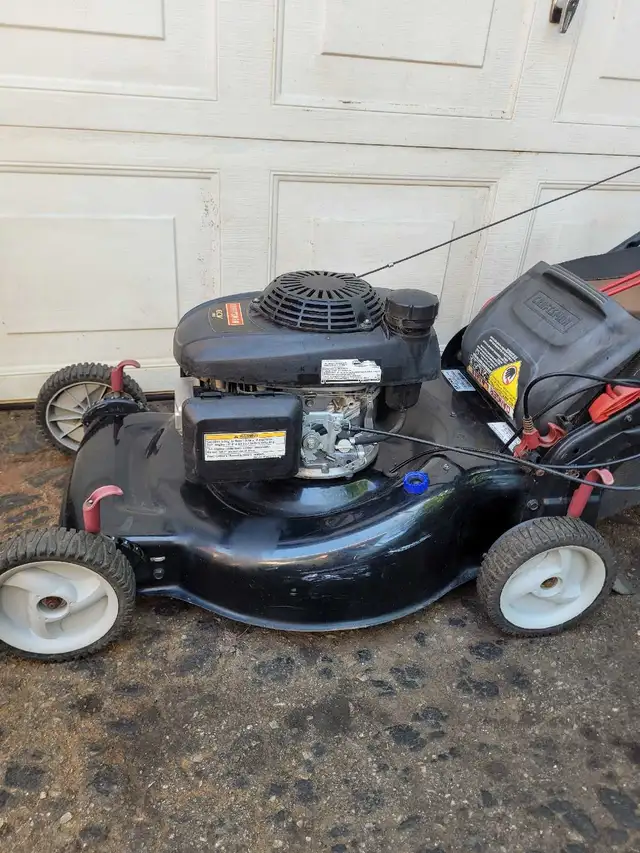 Craftsman self propelled lawnmower  in Lawnmowers & Leaf Blowers in Kitchener / Waterloo - Image 5