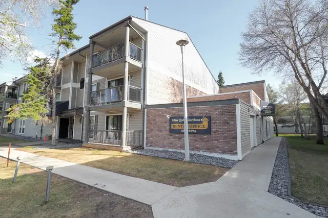Bright 2 Bedroom Apartment  – Minutes from Century Park LRT