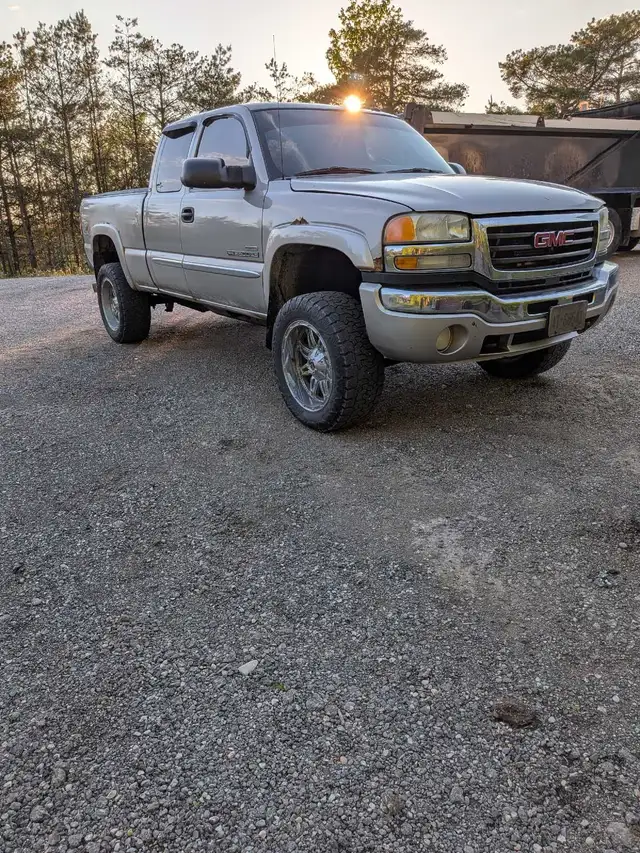2004 GMC 2500 Diesel587371069445908482