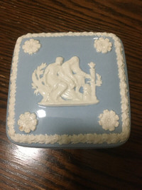 Wedgwood Queensware Box with Lid