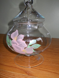 Vase avec couvert en verre fin