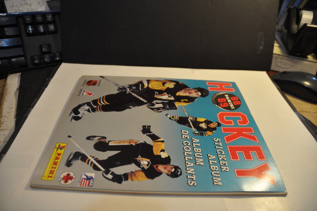 Hockey nhl collectible Sticker Album Panini 1988-1989 new empty dans Art et objets de collection  à Victoriaville - Image 2