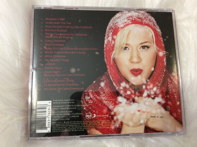 Kelly Clarkson "Wrapped In Red" - Christmas cd (like new) - $5 in CDs, DVDs & Blu-ray in City of Halifax - Image 2