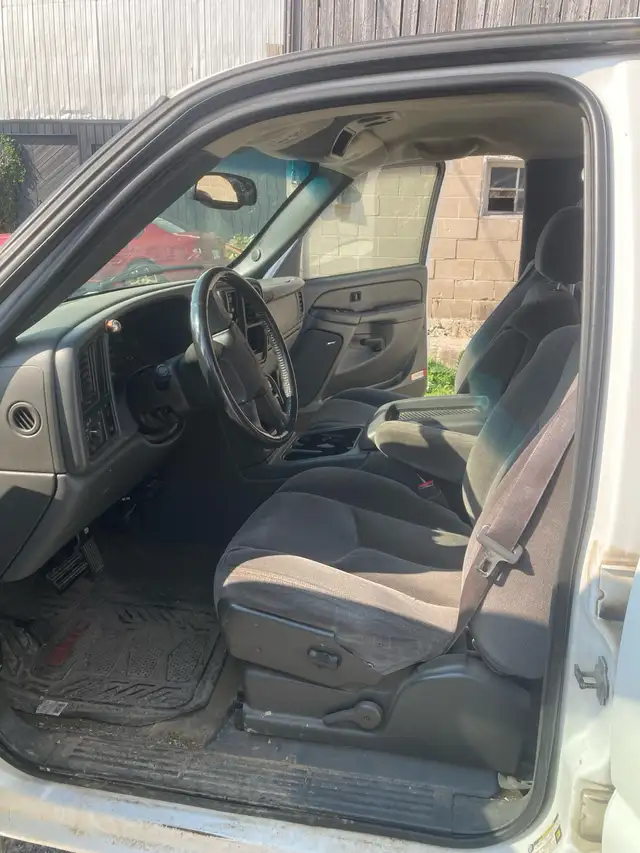 2004 GMC Sierra 2500HD in Cars & Trucks in Renfrew - Image 8