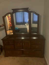 Beautiful Hand Crafted 3 Piece Bedroom Set 