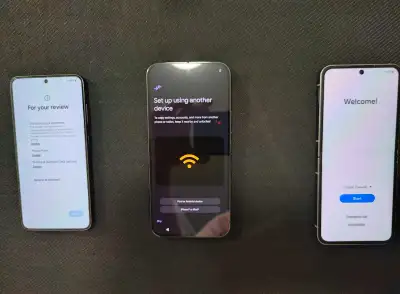 Google Pixel 9 Pro Black 128GB | Samsung Flip 6 Silver 256GB, View more