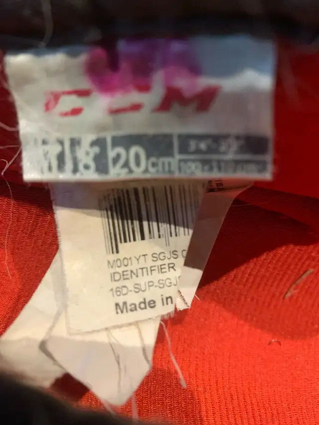 8” CCM  hockey shin pads in Hockey in Calgary - Image 3