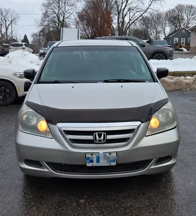 2005 Honda Odyssey (AS IS) Runs and drives well. - Mileage: 259,000 km - AC not working - V6 engine...