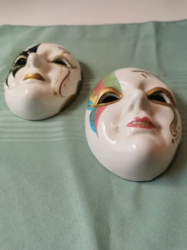 Two Painted Ceramic Masks Vintage made in Taiwan63234988434819122