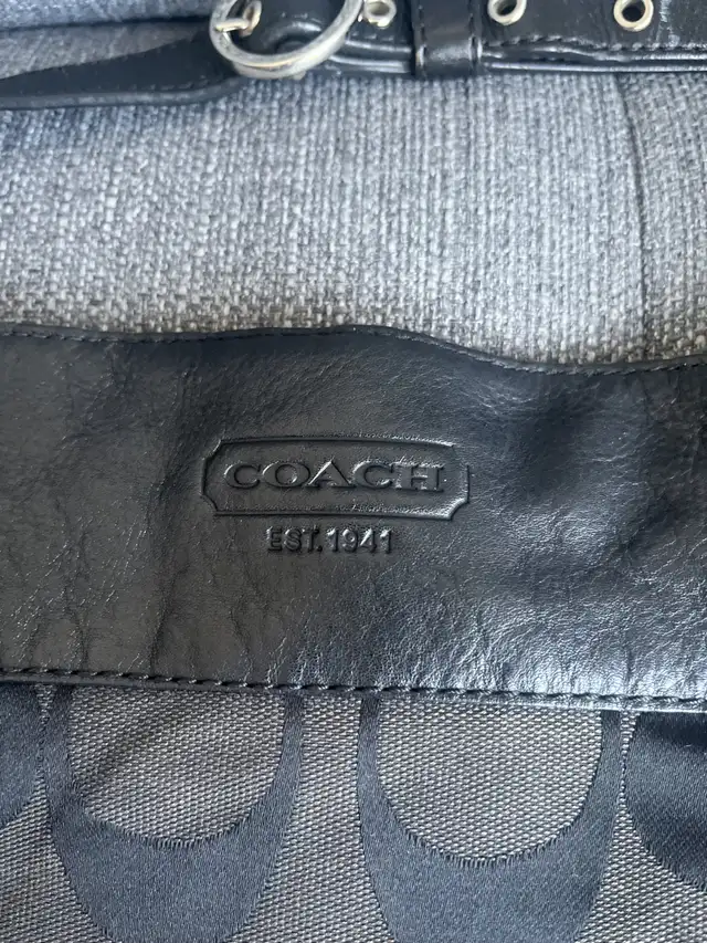 Coach Vintage Zoe crossbody & shoulder Bag in Women's - Bags & Wallets in Mississauga / Peel Region - Image 6