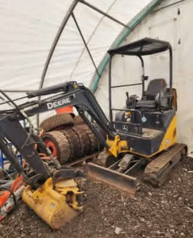 2016 JOHN DEERE 17D MINI EXCAVATOR  in Heavy Equipment in Markham / York Region - Image 2
