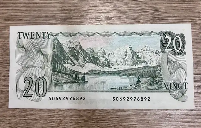anciens billets d’argent canadien en lot  in Arts & Collectibles in Laurentides - Image 3